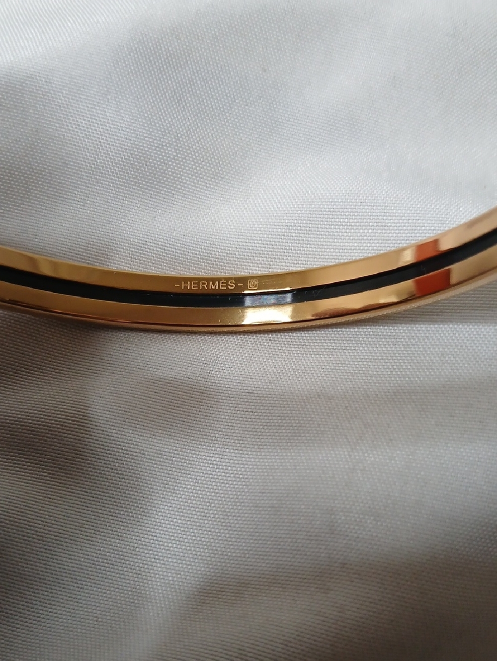 Hermès Gold and White Enamel Bangle Bracelet - Picture 4 of 4